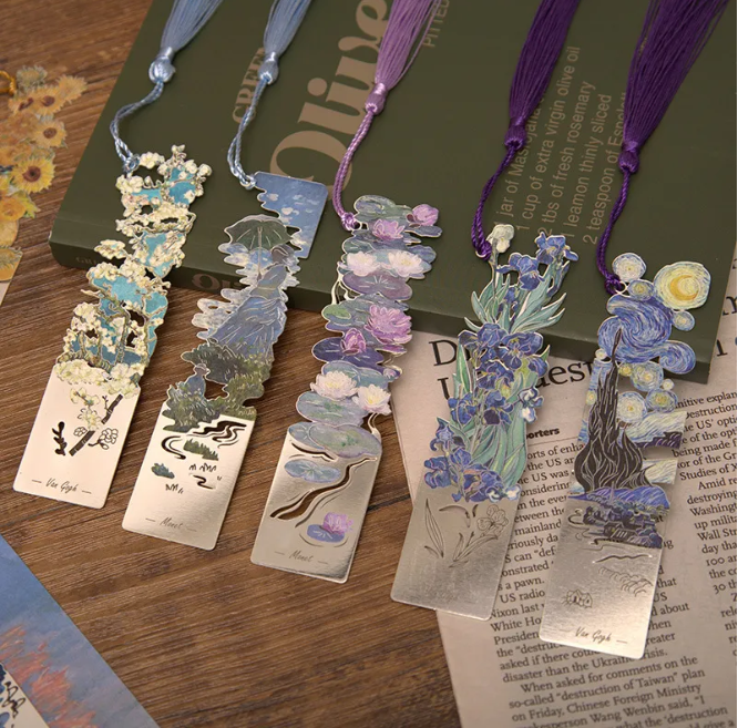 Floral Metal Bookmark Hollow Retro Metal Floral Bookmark Bronzing Painting Tassel Bookmark for Book Lovers Readers Writers Students Gifts